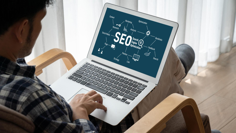 Graphics representing SEO optimization and social media platforms, illustrating key strategies for enhancing online visibility and engagement in e-commerce.